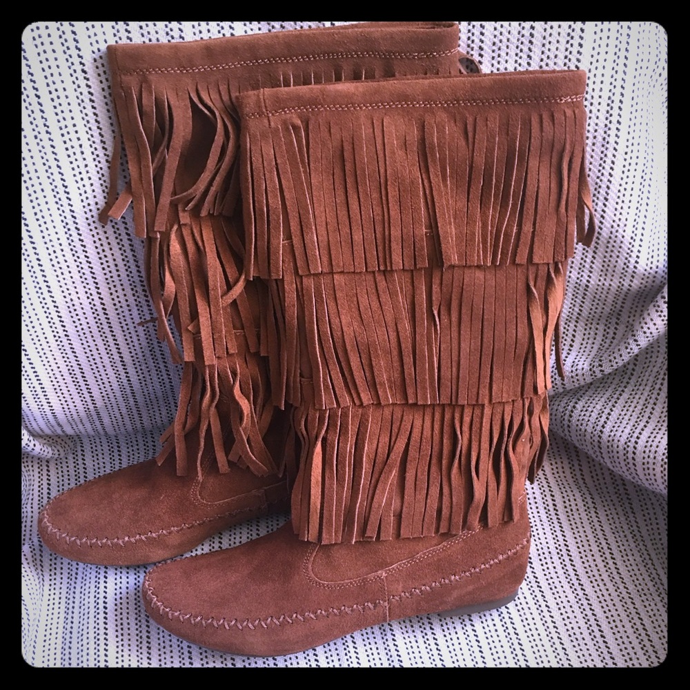 NWOT Lauren Conrad mid-calf fringe boot size 8 med